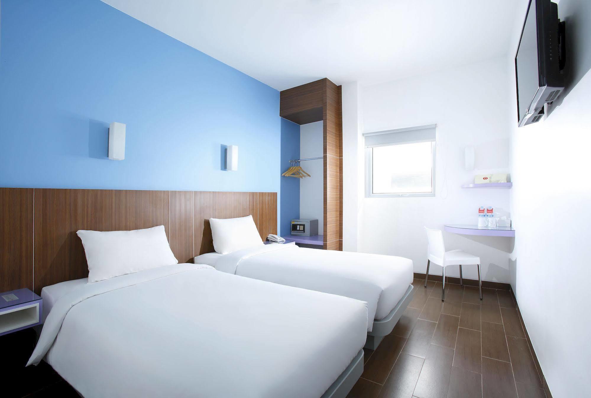 Amaris Hotel Tangerang Esterno foto