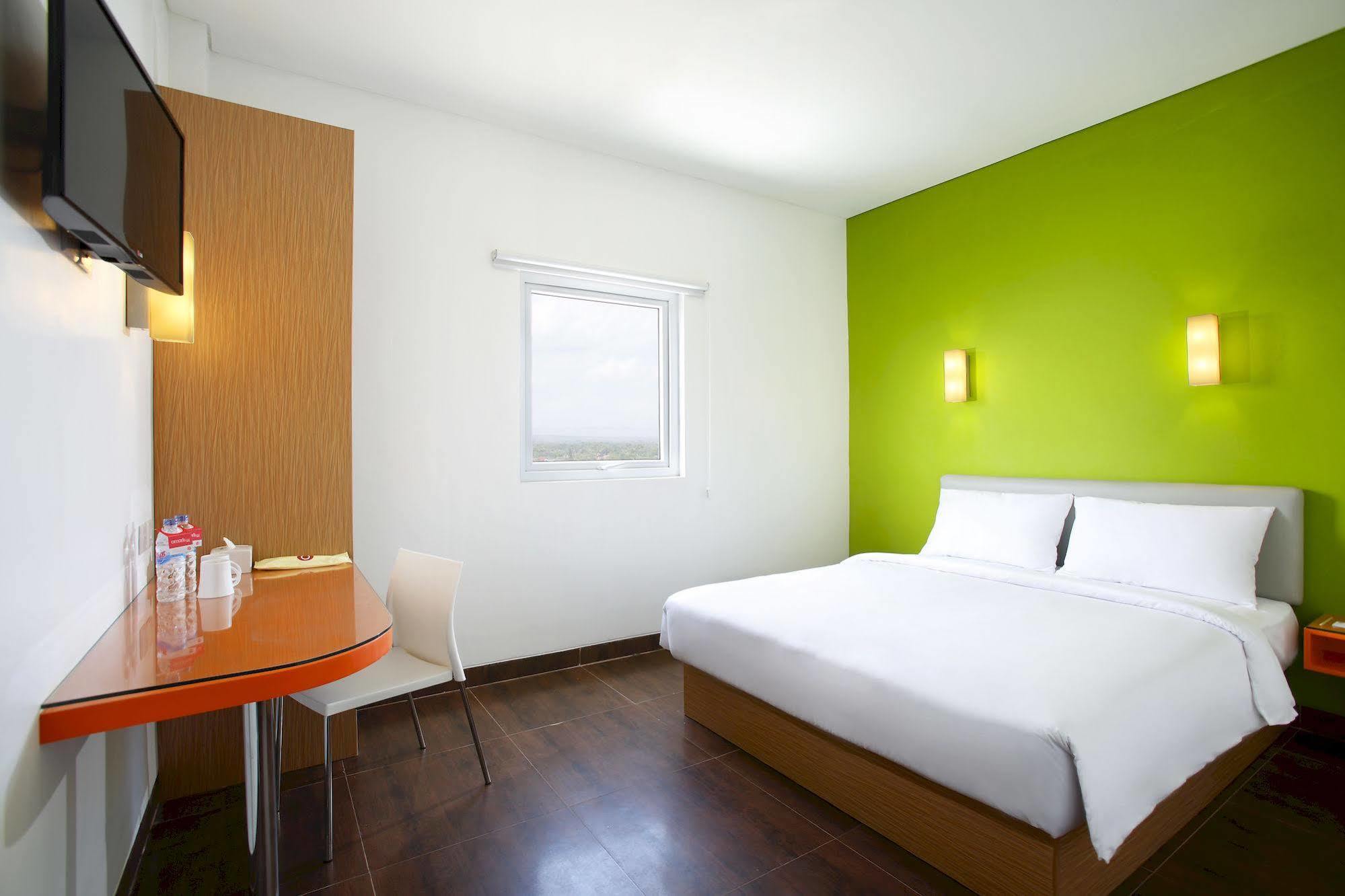Amaris Hotel Tangerang Esterno foto