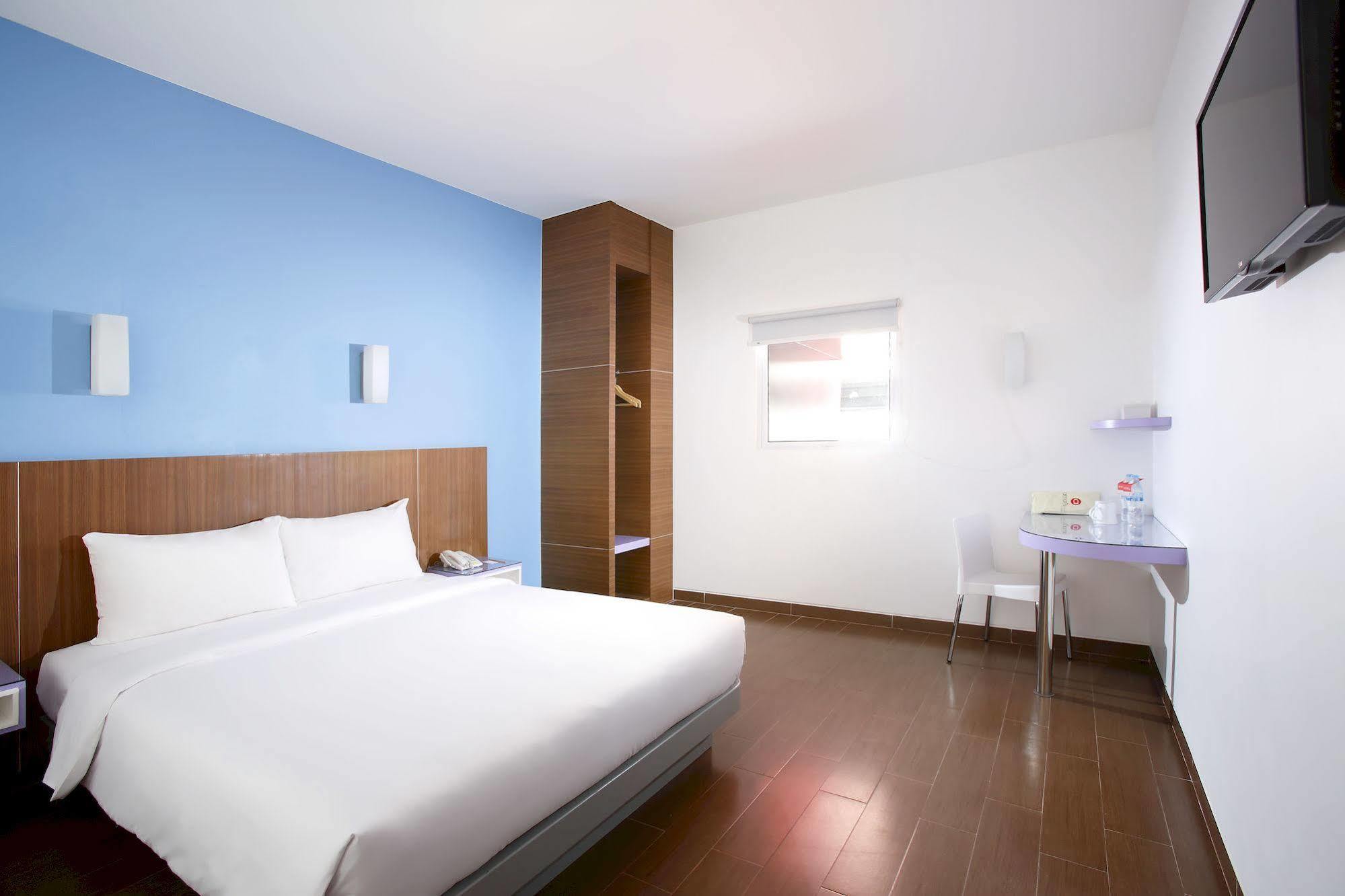 Amaris Hotel Tangerang Esterno foto