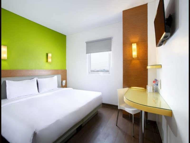 Amaris Hotel Tangerang Esterno foto